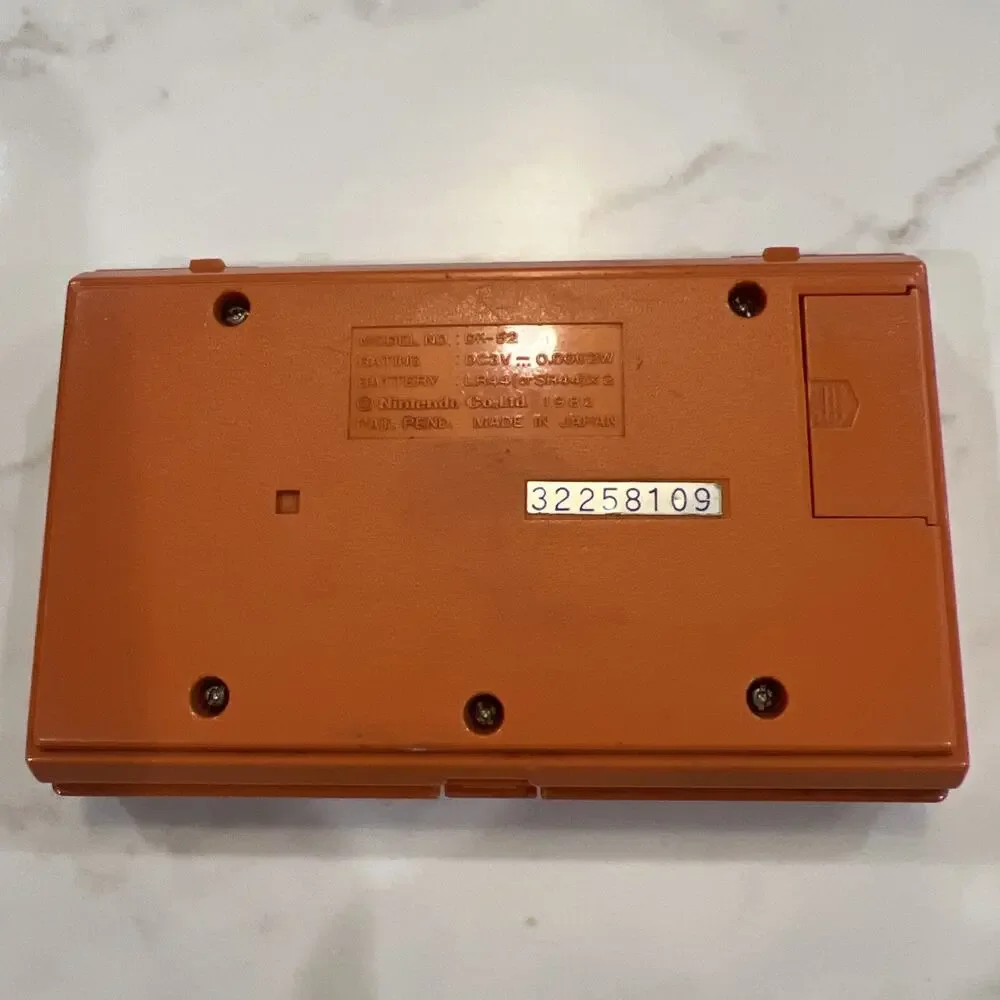 NINTENDO Donkey Kong Game and Watch DK-52 1982 Works!
